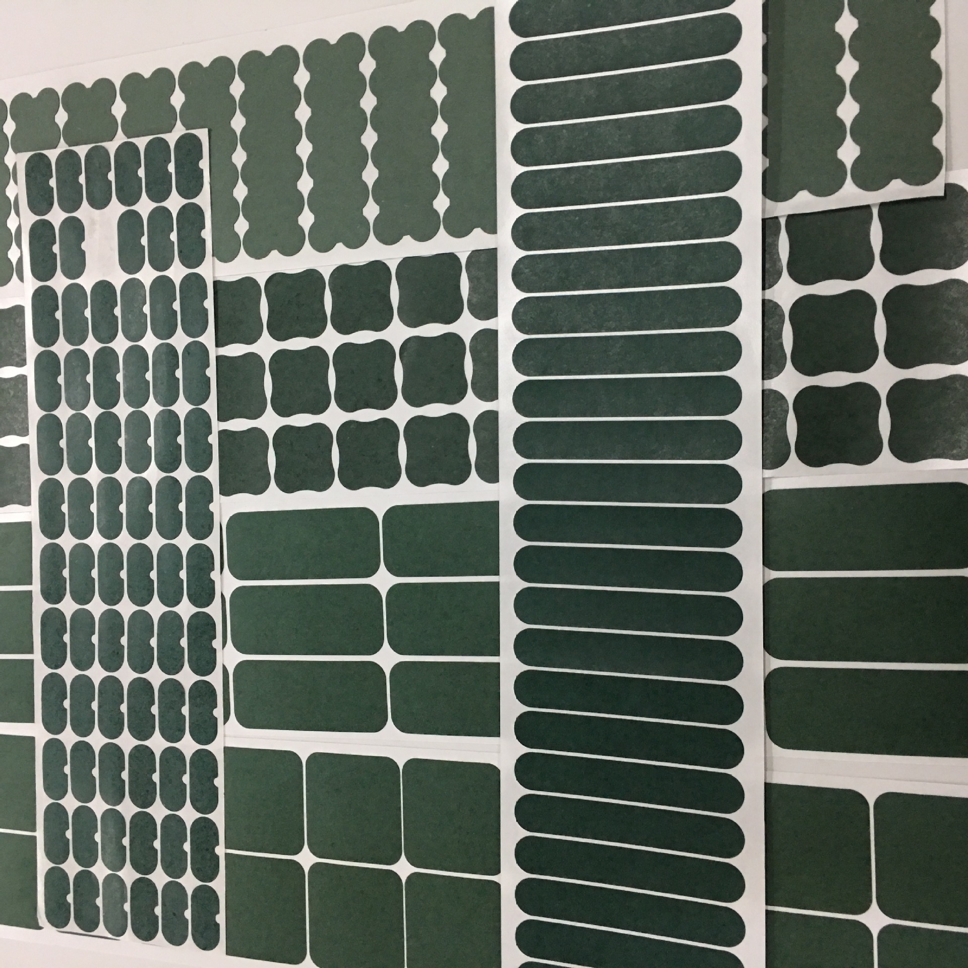 现货锂电池18650青稞纸绝缘垫片带背胶耐高温阻燃青壳绝缘纸卷材