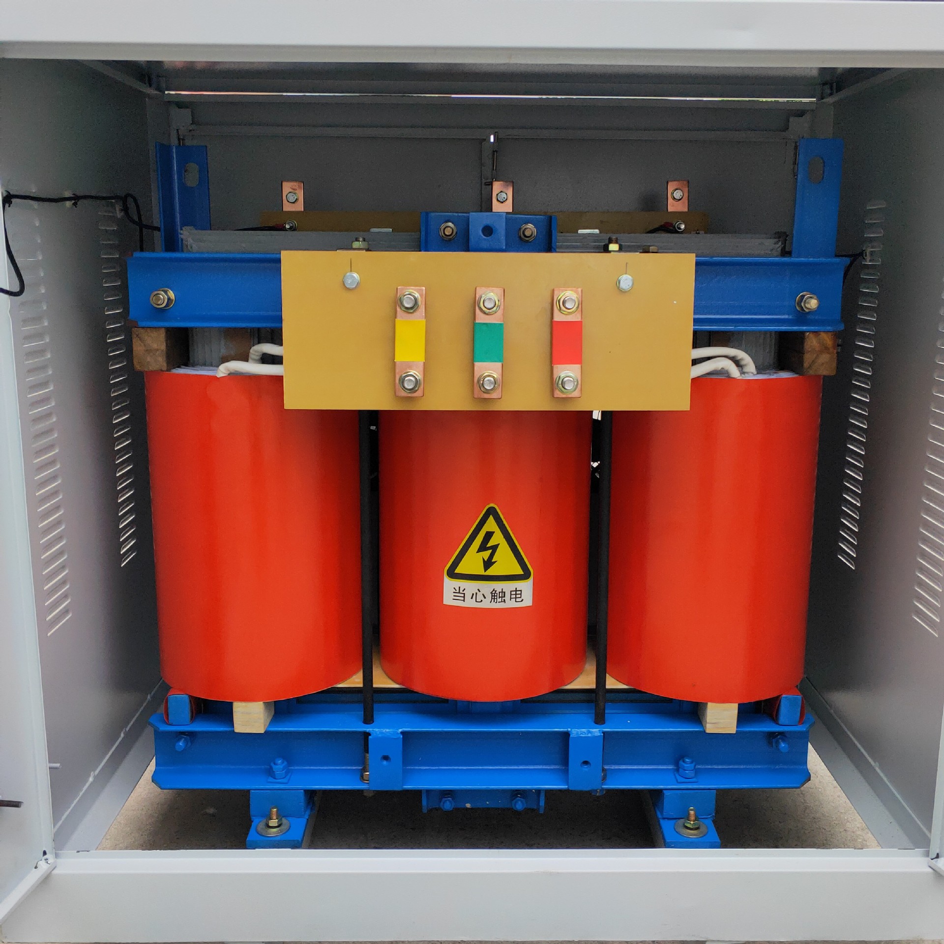 供应二手九成新300kva 三相干式隔离变压器380v变380vsg-300kw