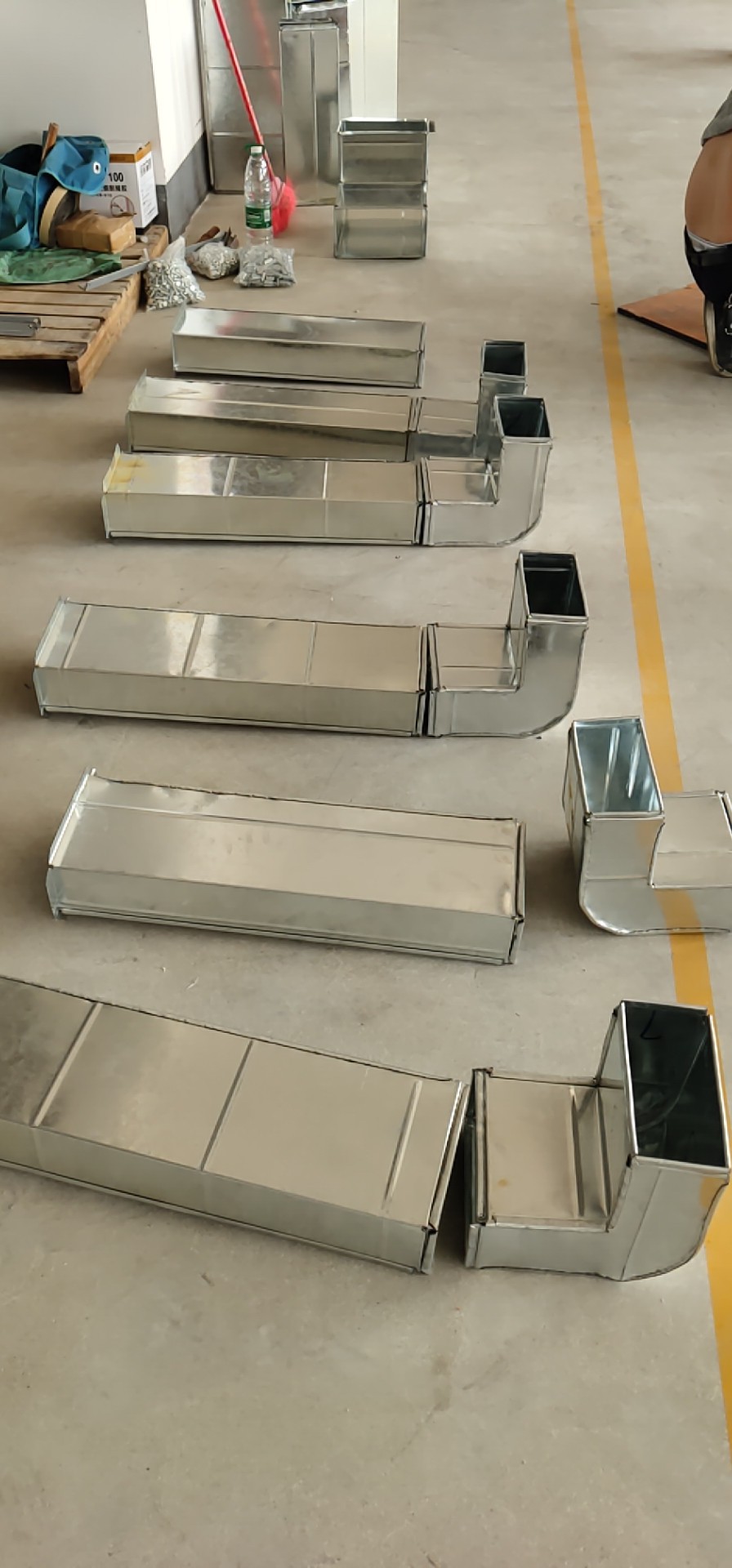 专业定做环保通风管道消防排烟螺旋风管及配件接驳圈弯头圆变方