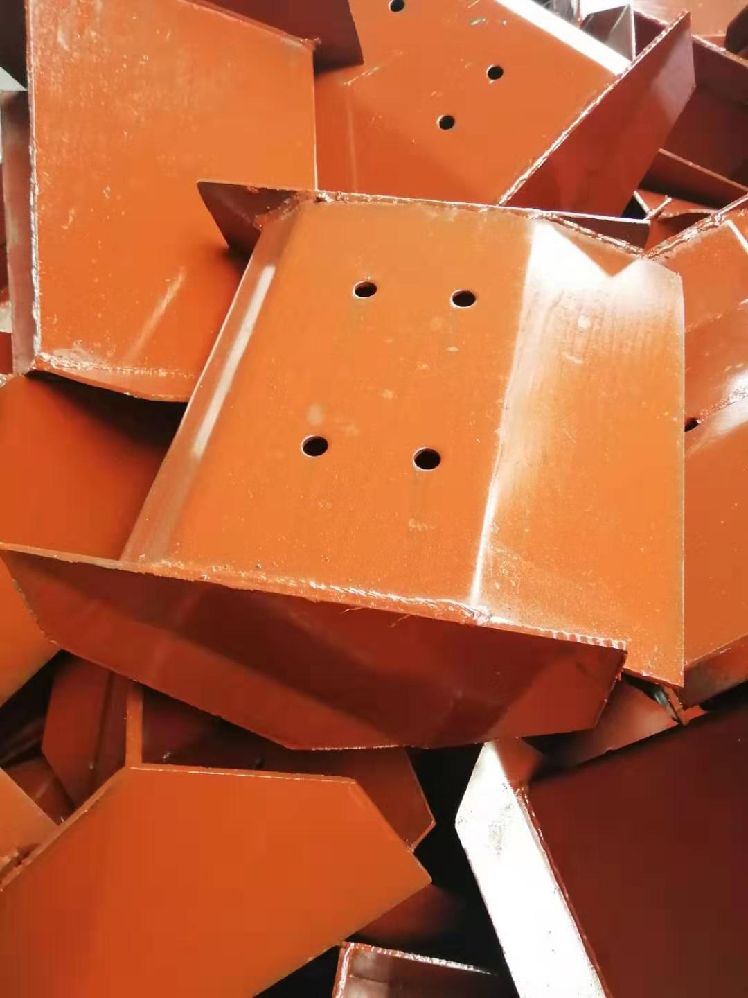 自产自销提升机料斗型号全料斗质量保障瓦盒斗子批发提升机料斗
