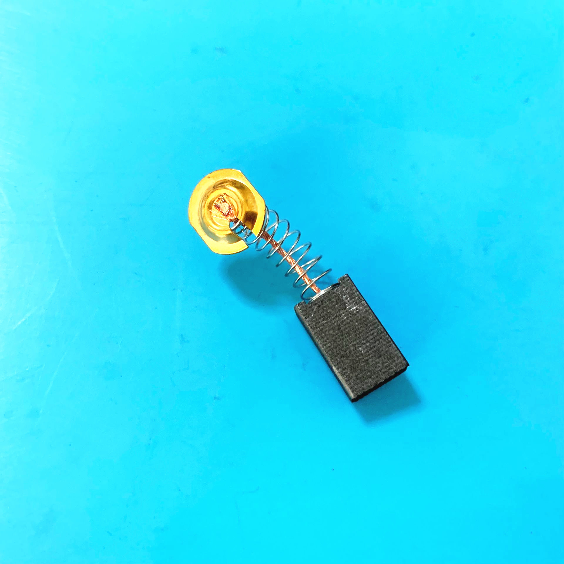 适用牧田东成博世日立角磨机切割机碳刷7x11x18电刷配件