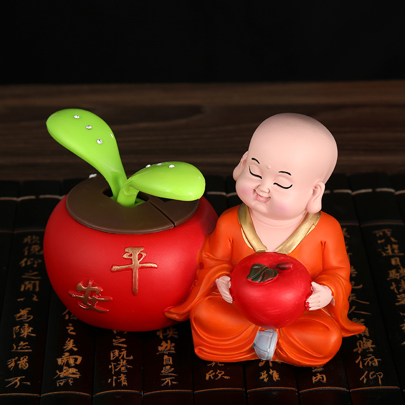 太阳能摇叶车台摆件 创意卡通摇叶小和尚车内摆饰 树脂汽车摆台