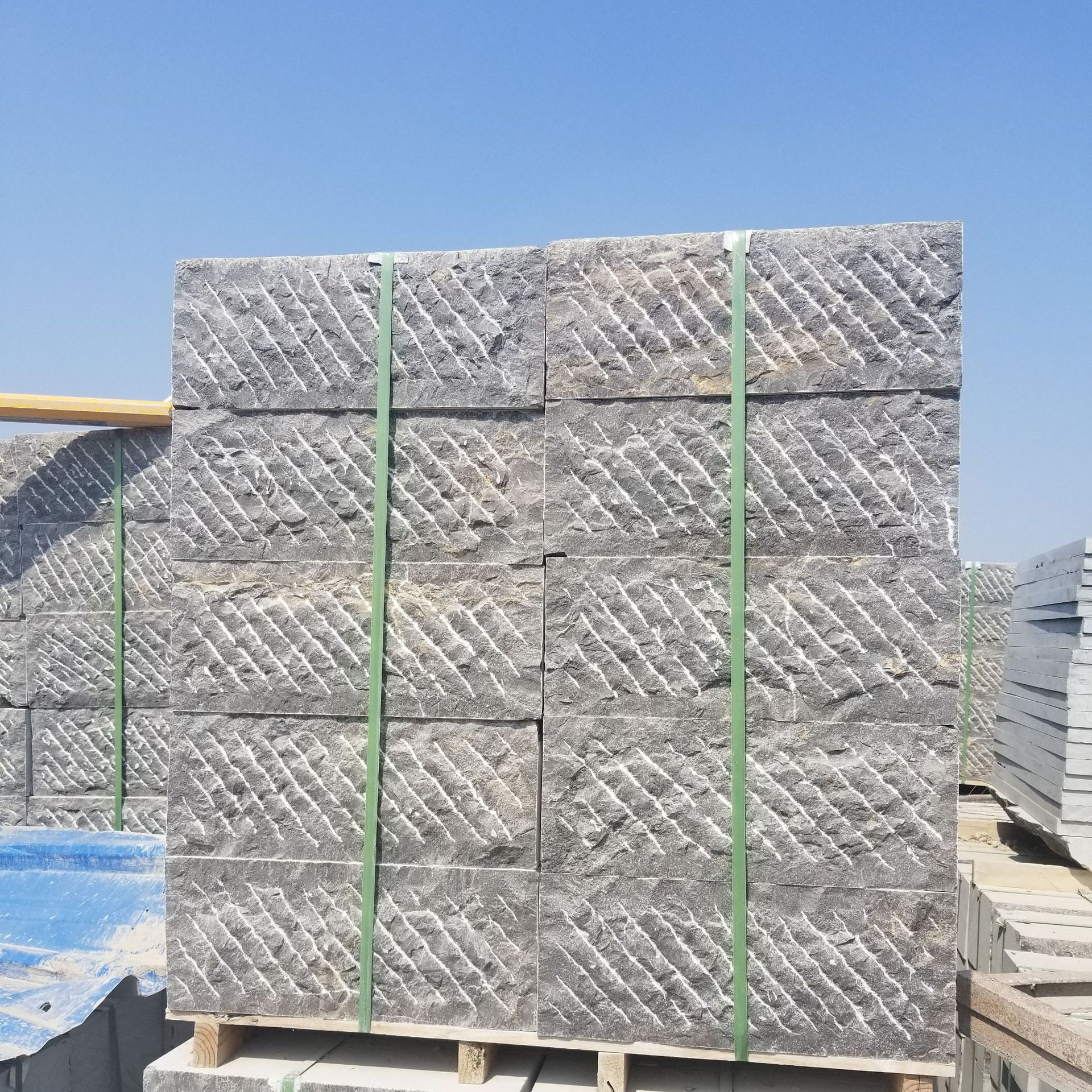 园林景观石雕青石板 定制别墅庭院铺路青石板材 批发石板材