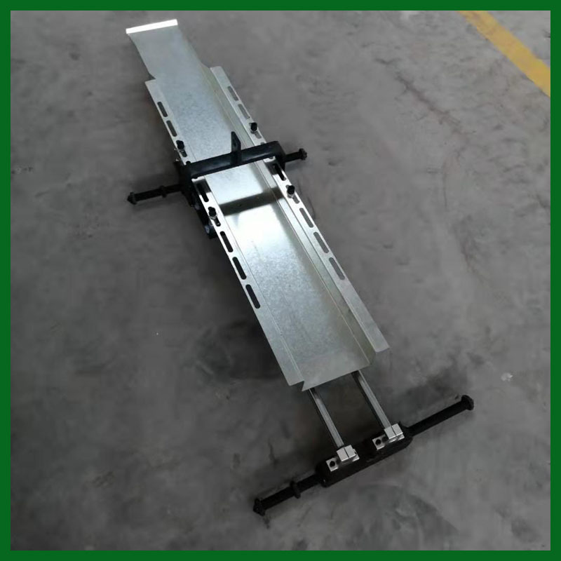 热销各吨位冲床适配接料斗 数控冲床接料器 金属配件冲压机接料手