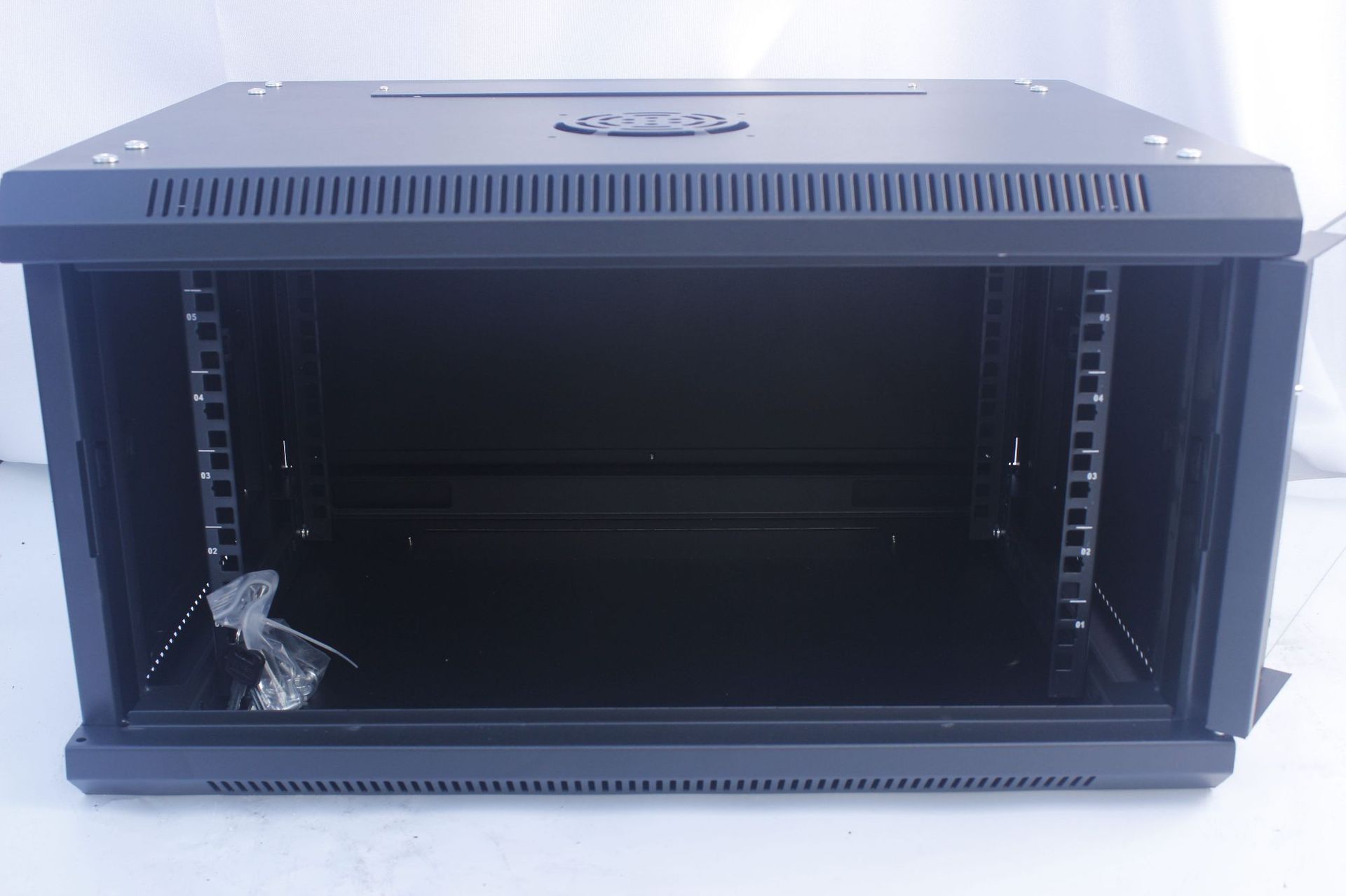 宁波美度机柜600*450*6u墙柜 黑色挂墙式6u网络服务器壁挂小机柜