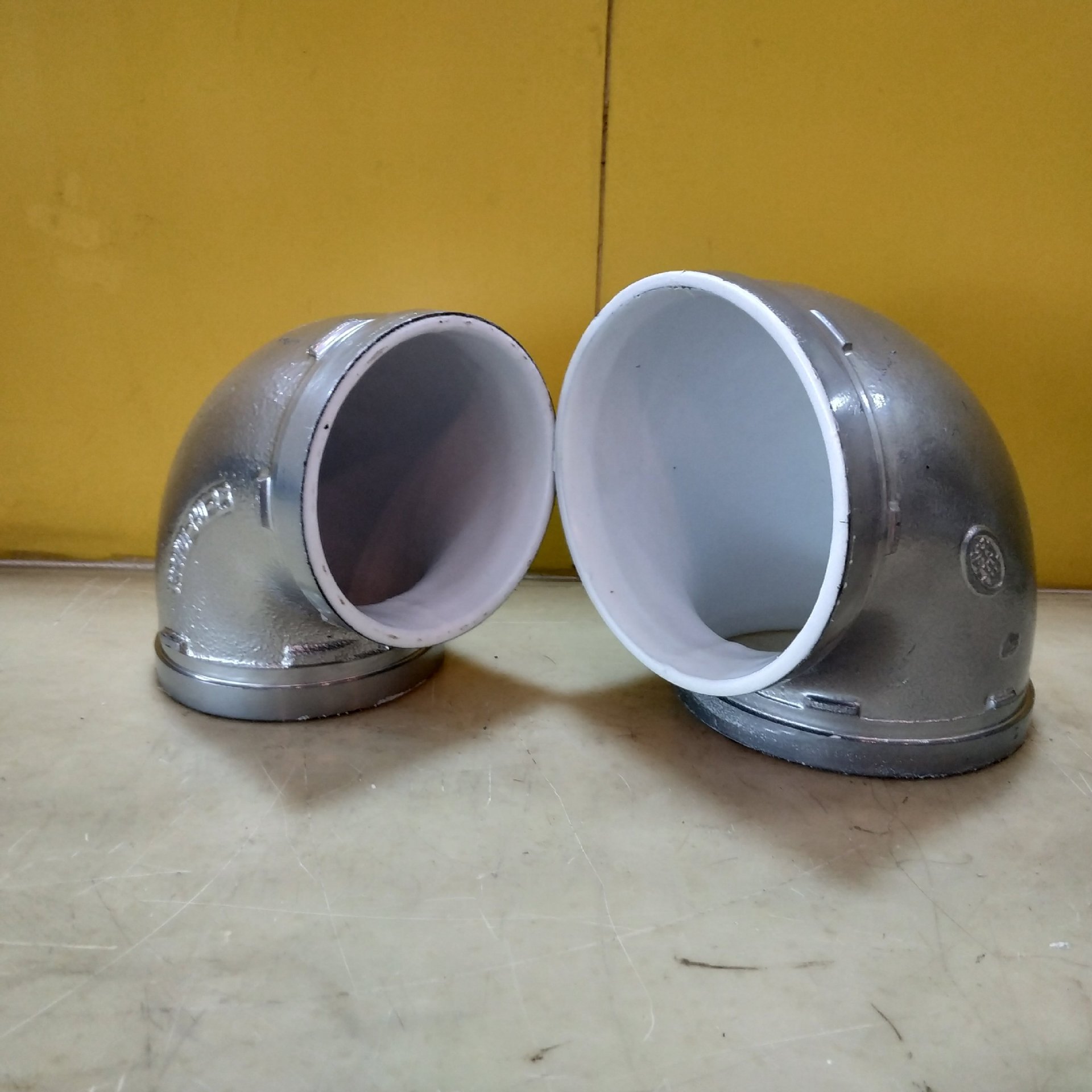 天津铸钢管件 银色内涂塑正三通弯头管件 镀锌钢塑变径沟槽管件