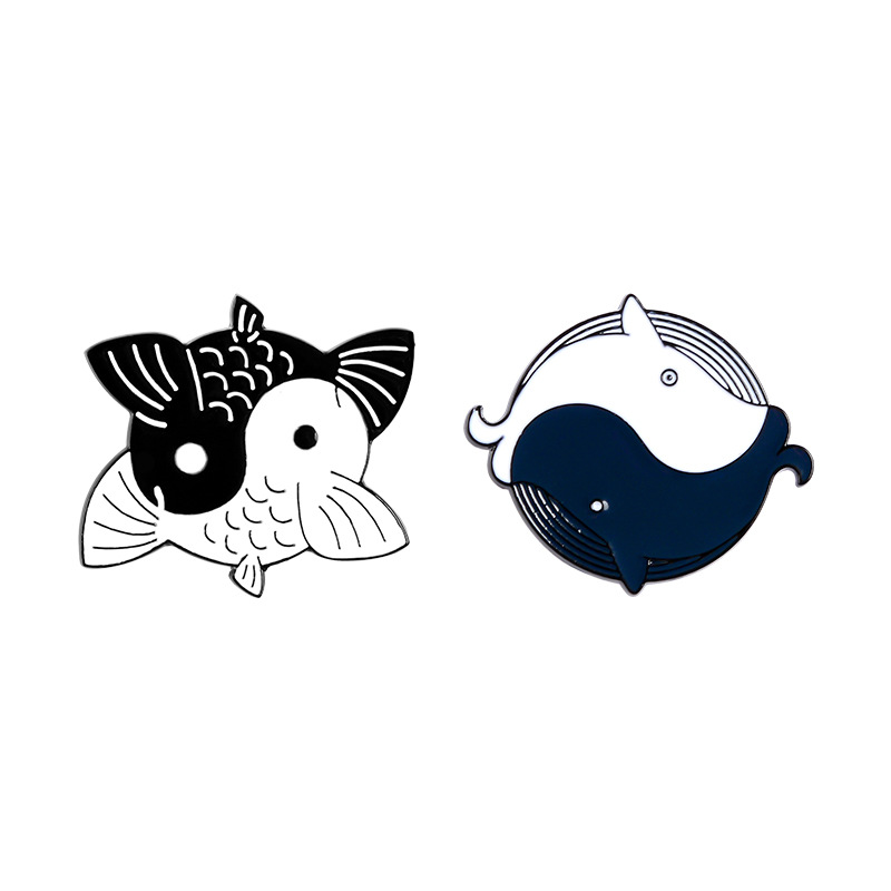 跨境流行饰品 高档珐琅阴阳鱼胸针 百搭卡通可爱鲸鱼胸针现货批发
