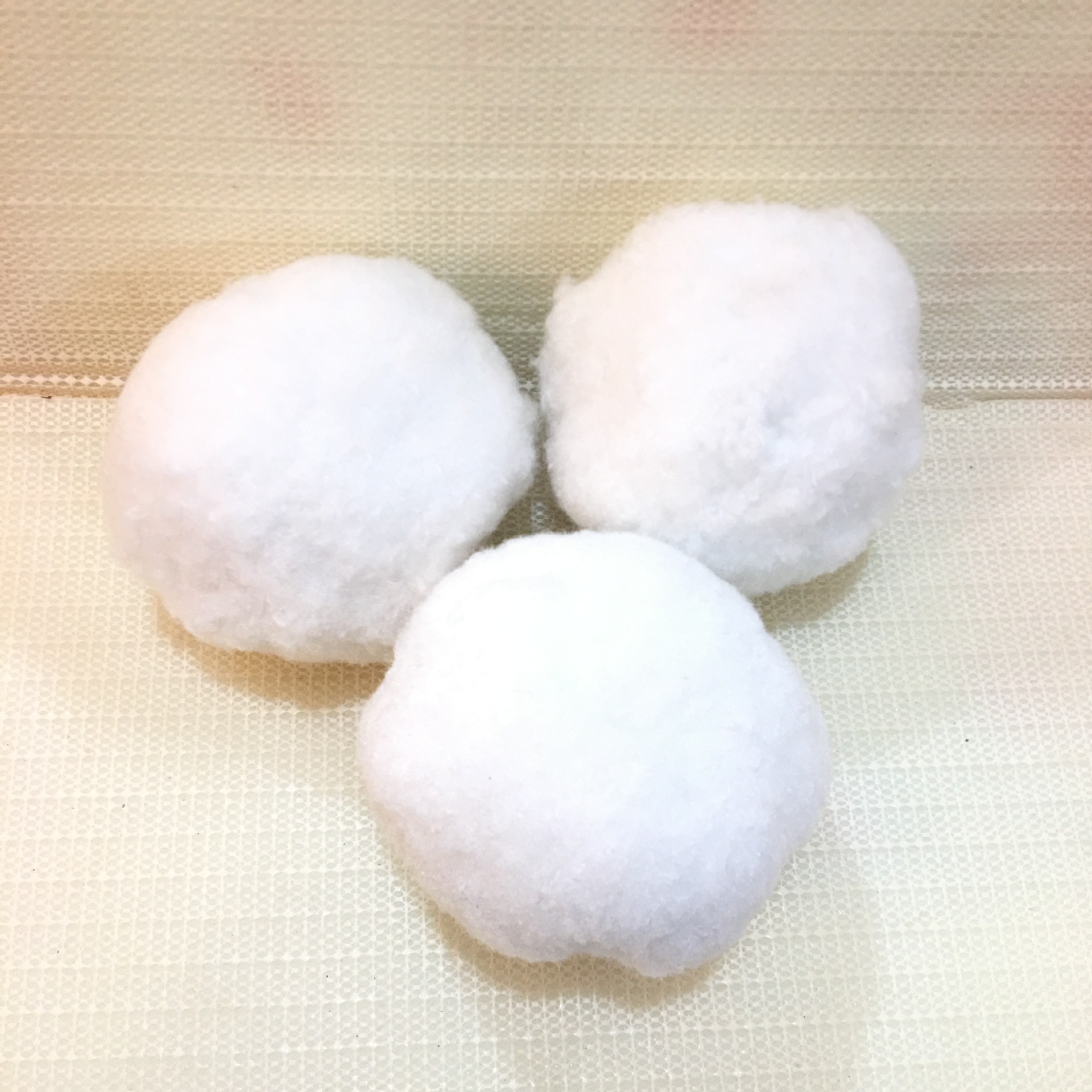 批发白色10cm涤纶高弹毛球幼儿园早教手工diy材料仿真圣诞节雪球