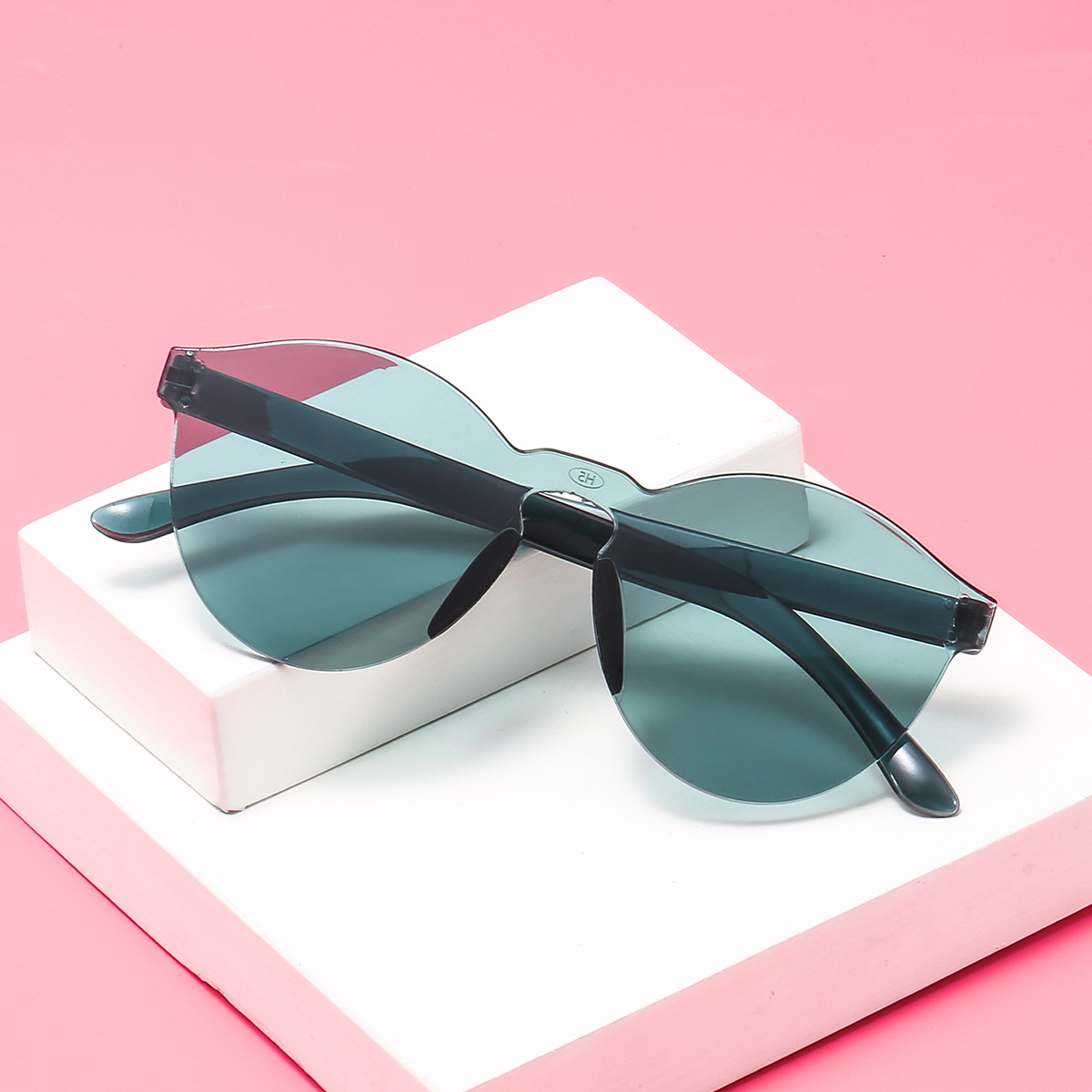 2019欧美时尚无框透明糖果色太阳镜一体薄片跨境促销礼品太阳眼镜