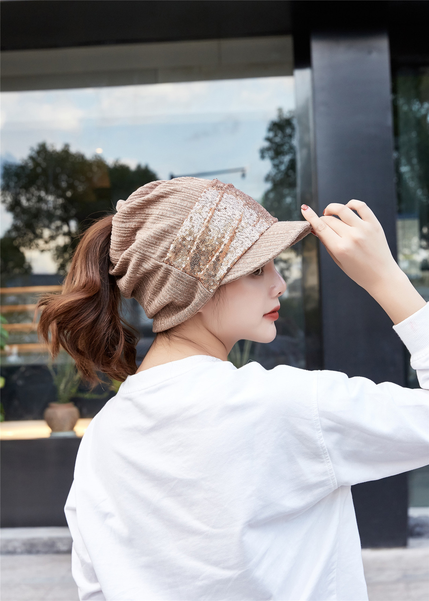 跨境外贸新款秋冬季百搭亮片马尾套头帽防风亚马逊包头帽鸭舌帽