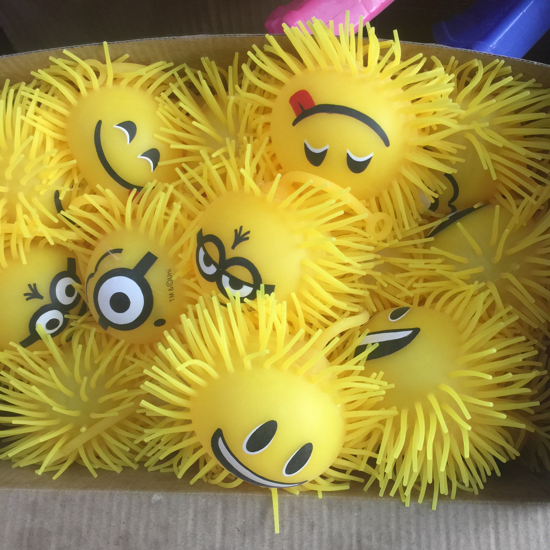 新款发光毛毛球 弹力闪光毛毛球 发光刺球发泄球软胶弹力球 热卖