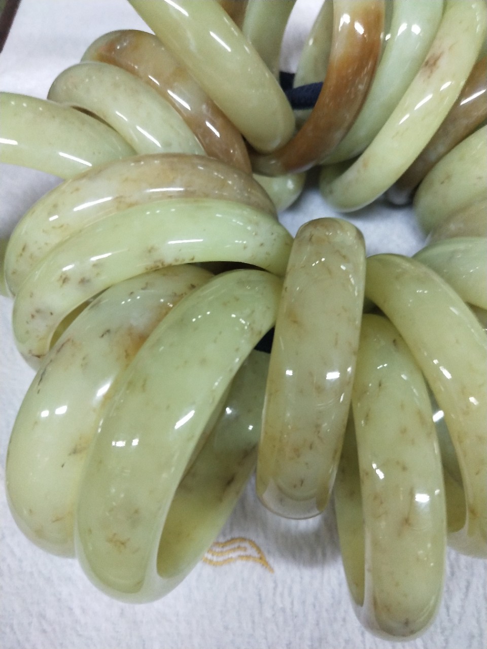 岫玉黄白老玉手镯