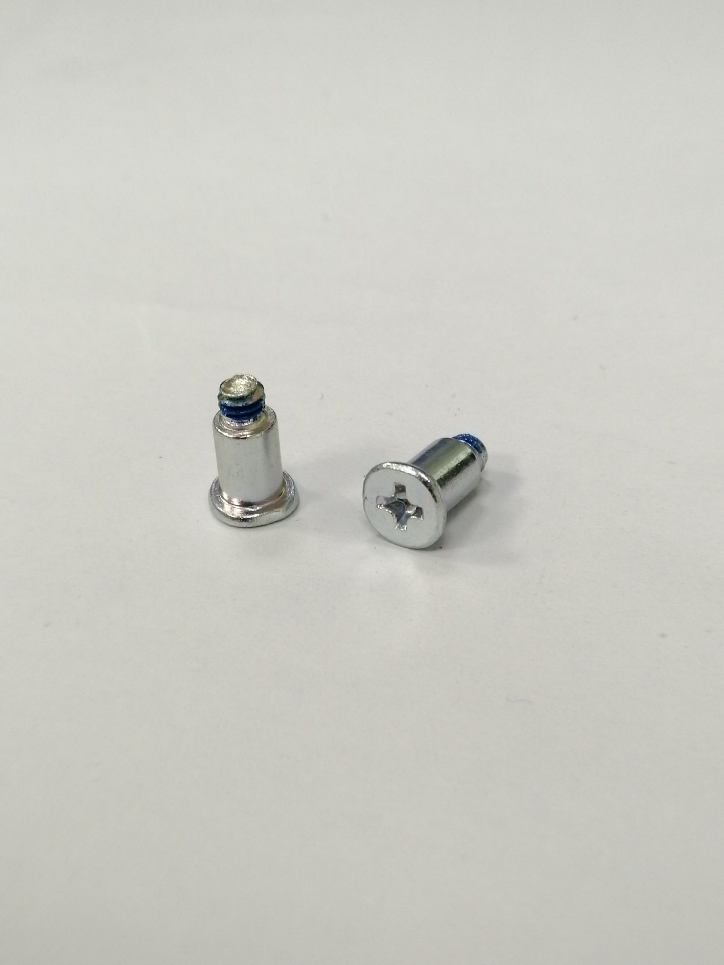 广东工厂非标定制螺钉 m3光杆束尾台阶机丝点胶耐落螺丝汽车螺栓