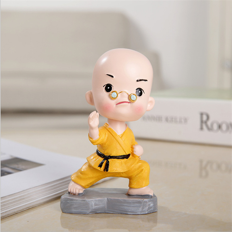 树脂眼镜光头小和尚摆件可爱汽车家居装饰品厂家来图定制