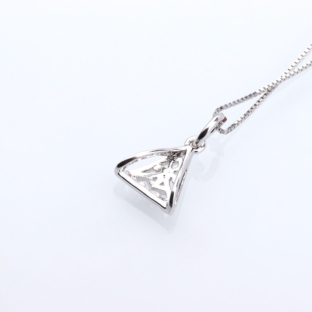 跨境直销手工diy首饰配件镂空三角形项链吊坠女士电镀真金创意款