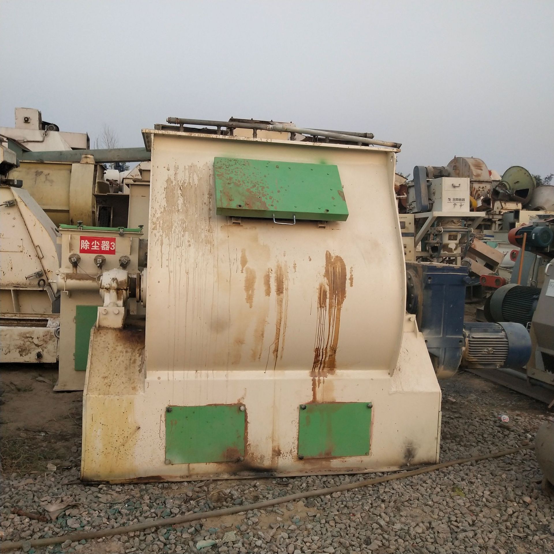 出售二手双轴桨叶混合机 二手饲料卧式搅拌机 2立方饲料混合机