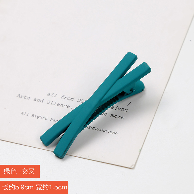 [Aiqi] Korean Simple Temperamental Candy Color Cross Clip Color Bang Clip Internet Influencer Hair Clip H0424