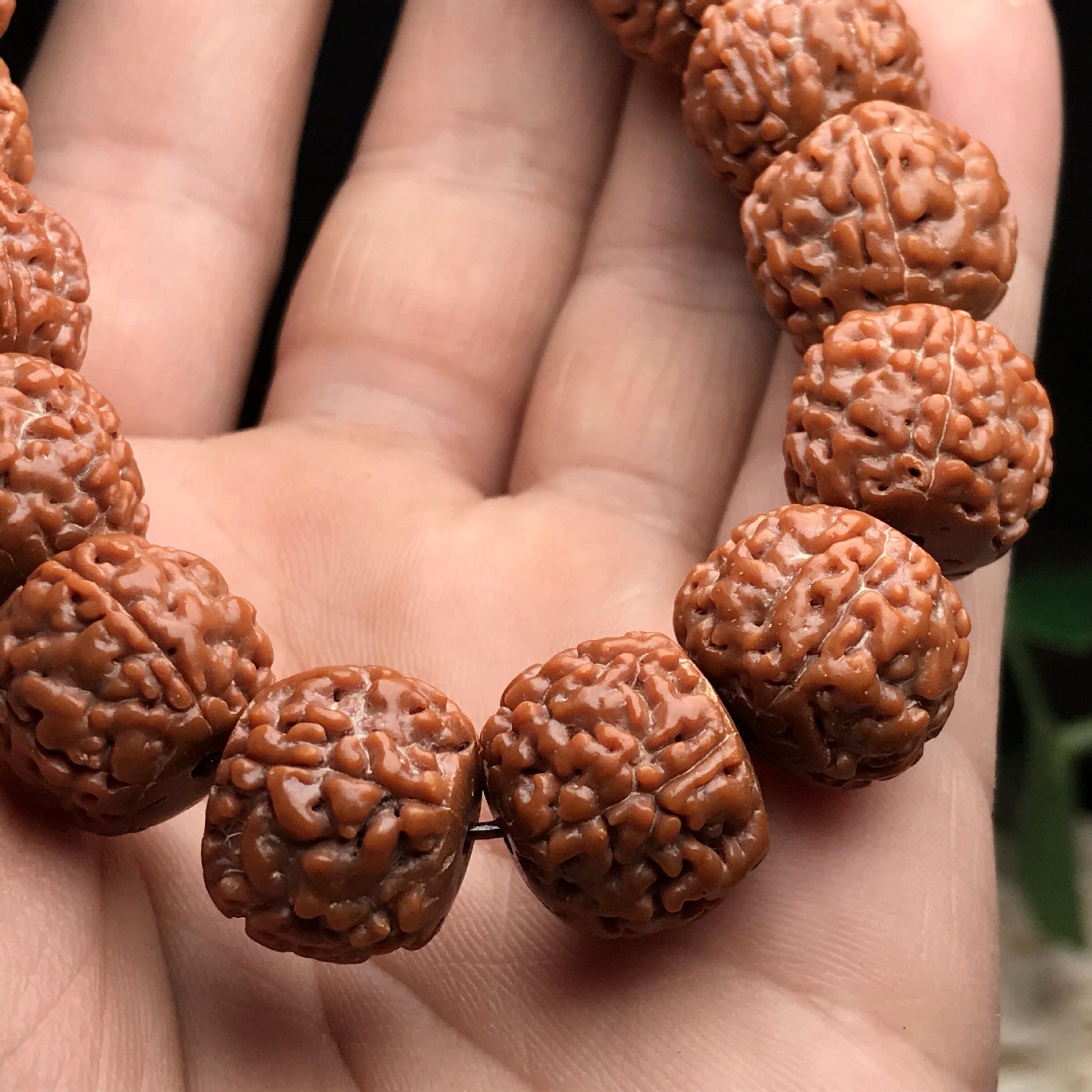 厂家批发藏式龙鳞纹大草莓金刚菩提手串 五5瓣满肉纹金刚手持念珠