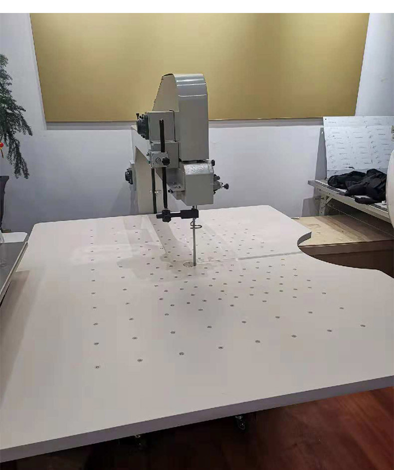 标准裁剪机 龙门裁剪刀 服装裁剪运剪机 义乌宝创 皮革梭织裁布机