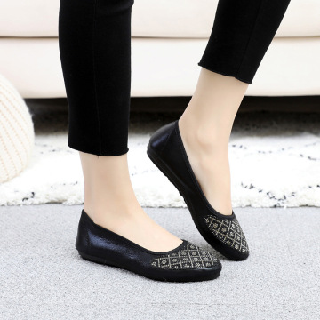 春季新款老北京布鞋女水钻船鞋甜美时尚尖头平底浅口鞋潮工厂供货