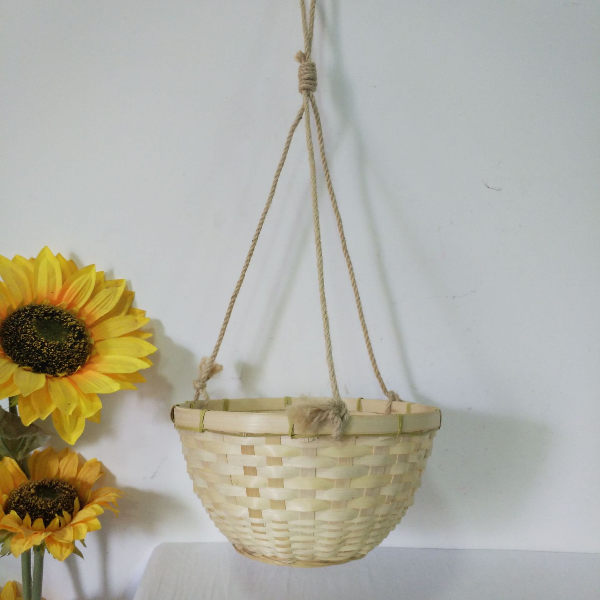 手工编织圆形麻绳竹制吊篮装饰篮挂壁式家居杂物储物筐礼品篮