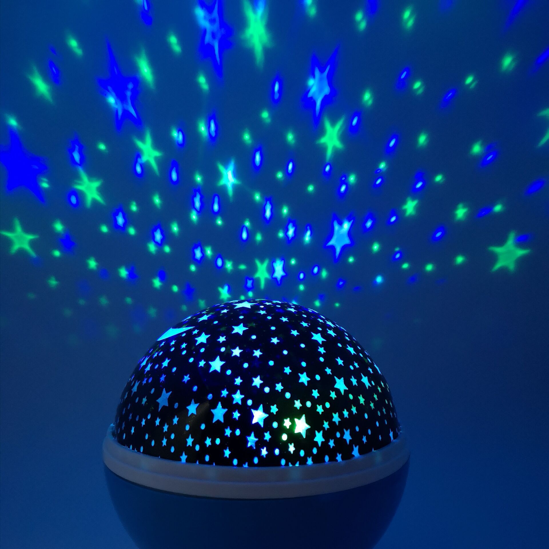 厂家直销旋转led星空投影灯星光灯星灯满天星灯创意led夜灯浪漫