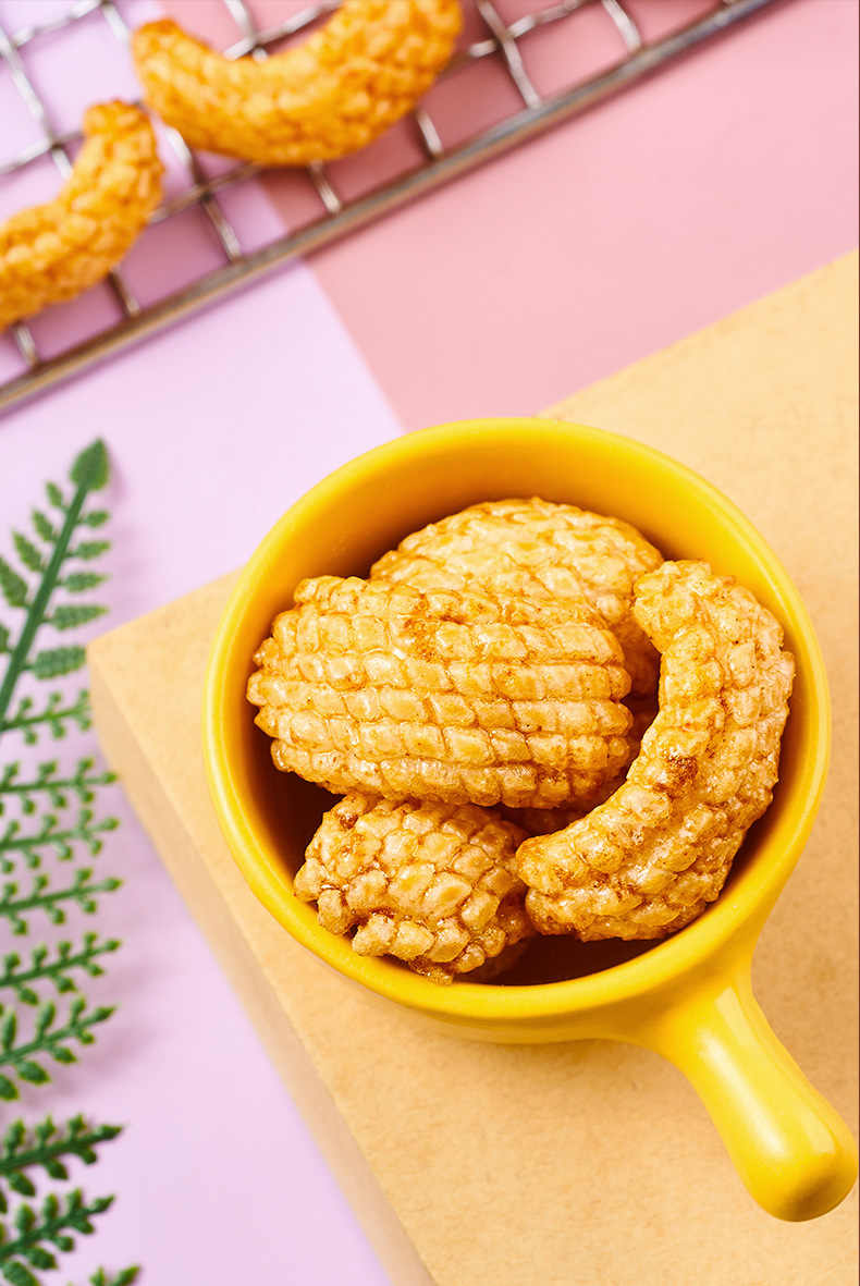 来伊份鱿鱼卷膨化食品办公室休闲零食网红食品大包装礼包批发