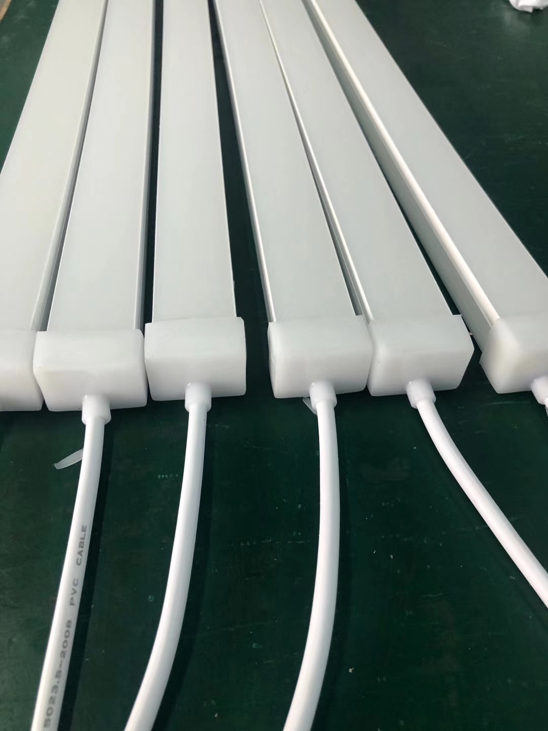 定制户外防水低压24v霓虹3020柔性灯带 30mm宽3000k硅胶线性灯带