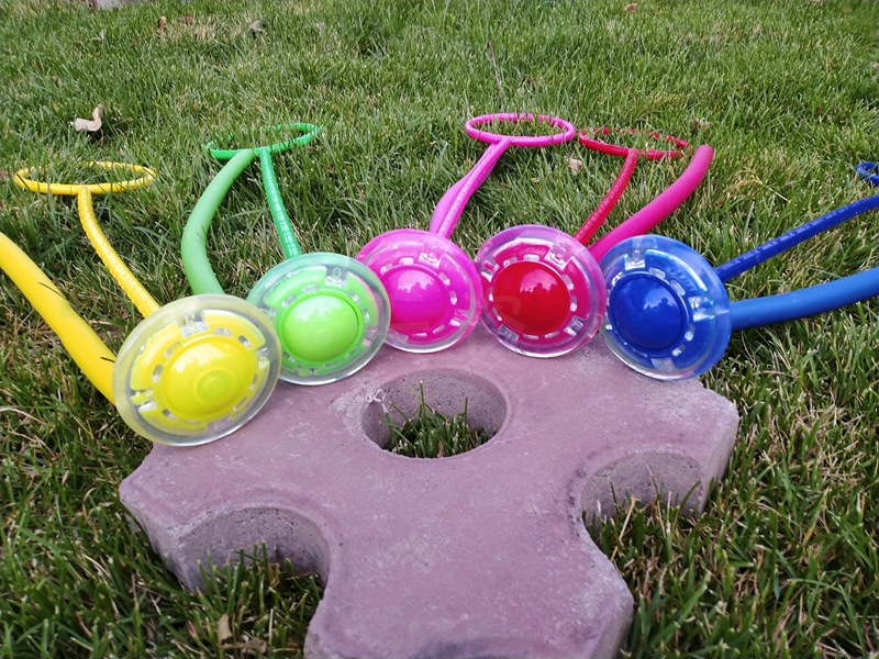 闪光跳脚环跳跳球蹦蹦球旋转跳环圈单腿甩脚球脚上呼啦圈广场玩具