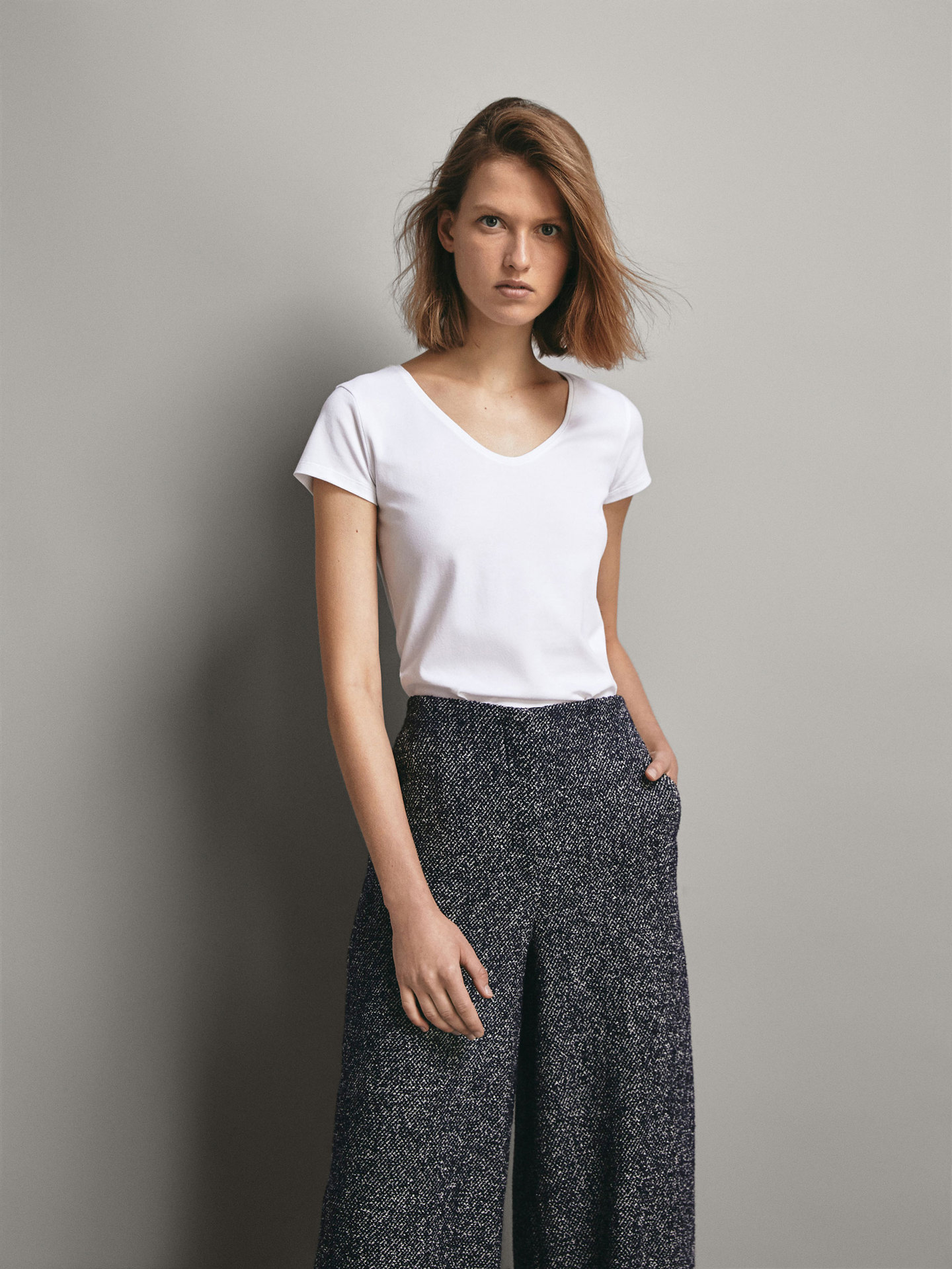 南油一手货源高端厂家大u领2019春新款t恤白t100%棉纯色t恤短袖