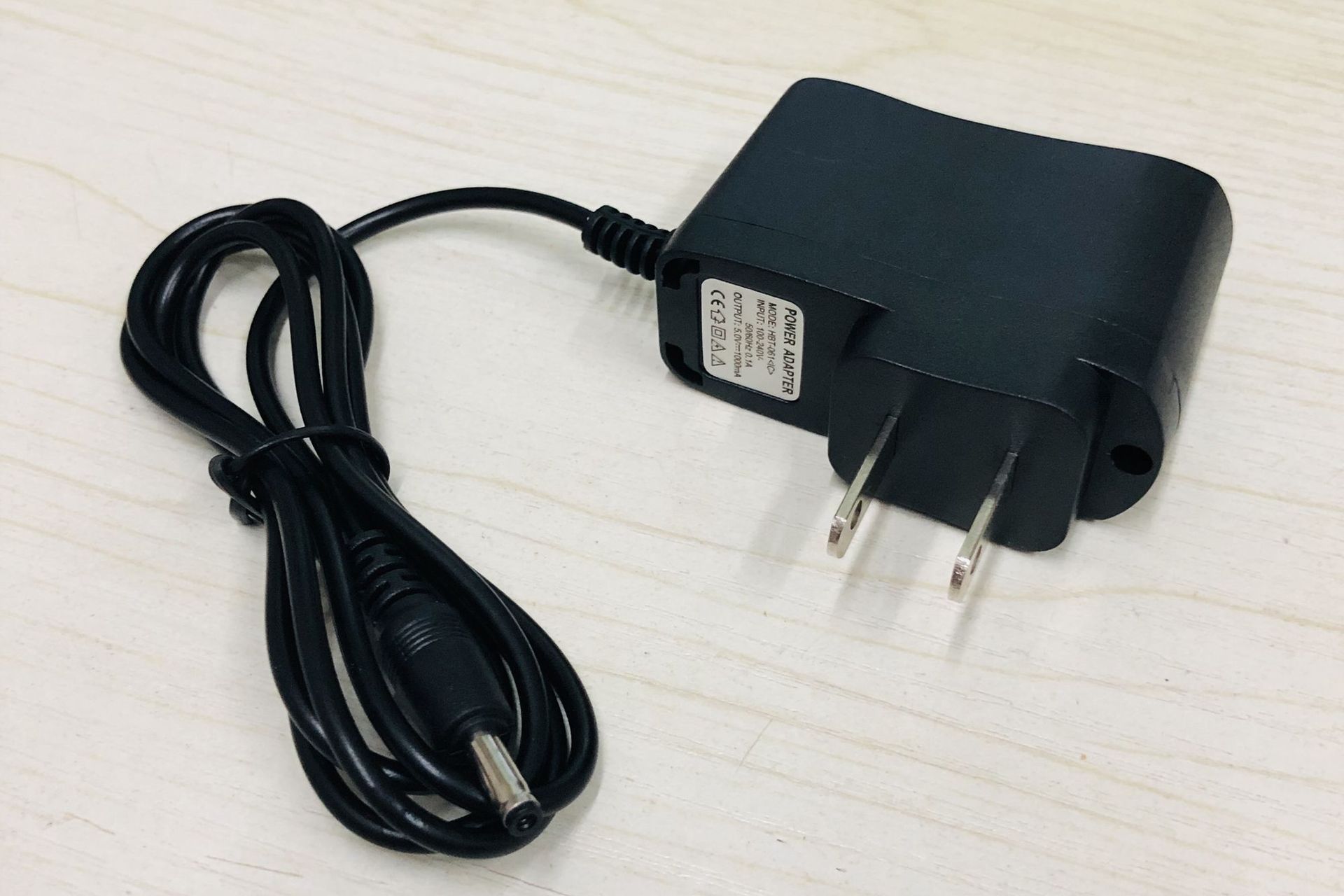 手机通用圆头充电器 dc3.5大头圆孔充电头美欧规有线直充带灯线充