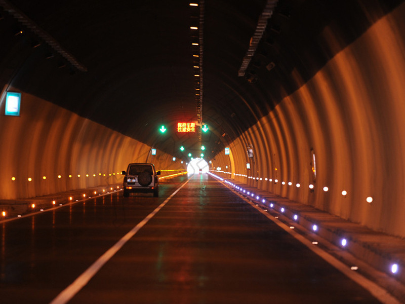 隧道诱导标 隧道电光诱导标 隧道突起标志 有源道钉灯 led诱导标
