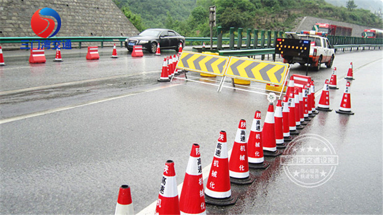 8斤9斤4kg加重 宽底座公路养护路锥 反光安全锥桶