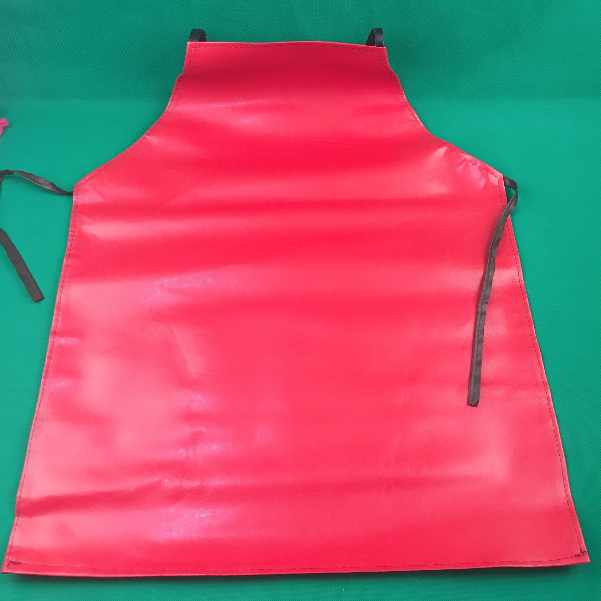 家居加厚防水皮围裙掉带加大厨房围裙二元店围裙地摊货源批发