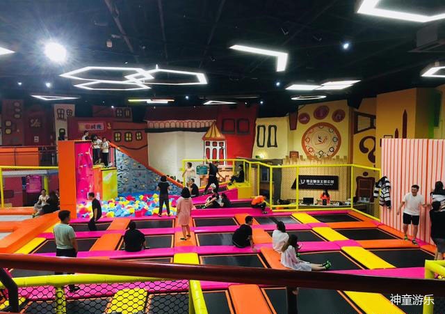 组合蹦床设施大型室内蹦床设备儿童乐园定制设备网红蹦床全新设计