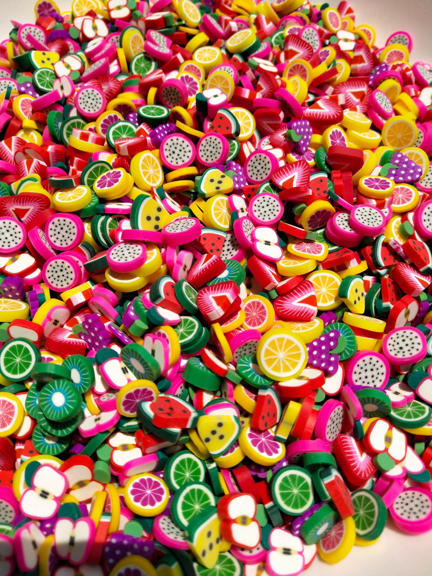 厂家直销软陶水果片2mm厚切片水果卡通多系列耳钉片diy配件工艺品