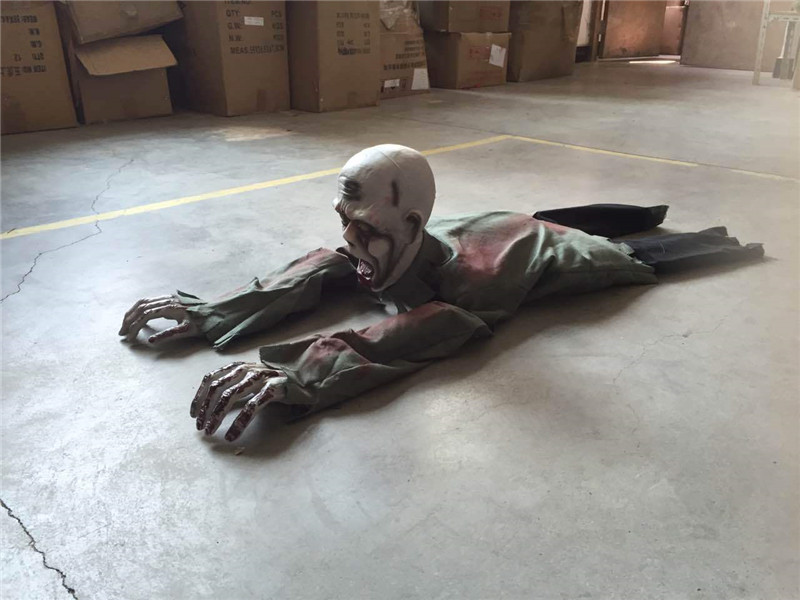 万圣节鬼屋装扮恐怖吓人整蛊玩具道具大爬鬼电动吊鬼派对装扮