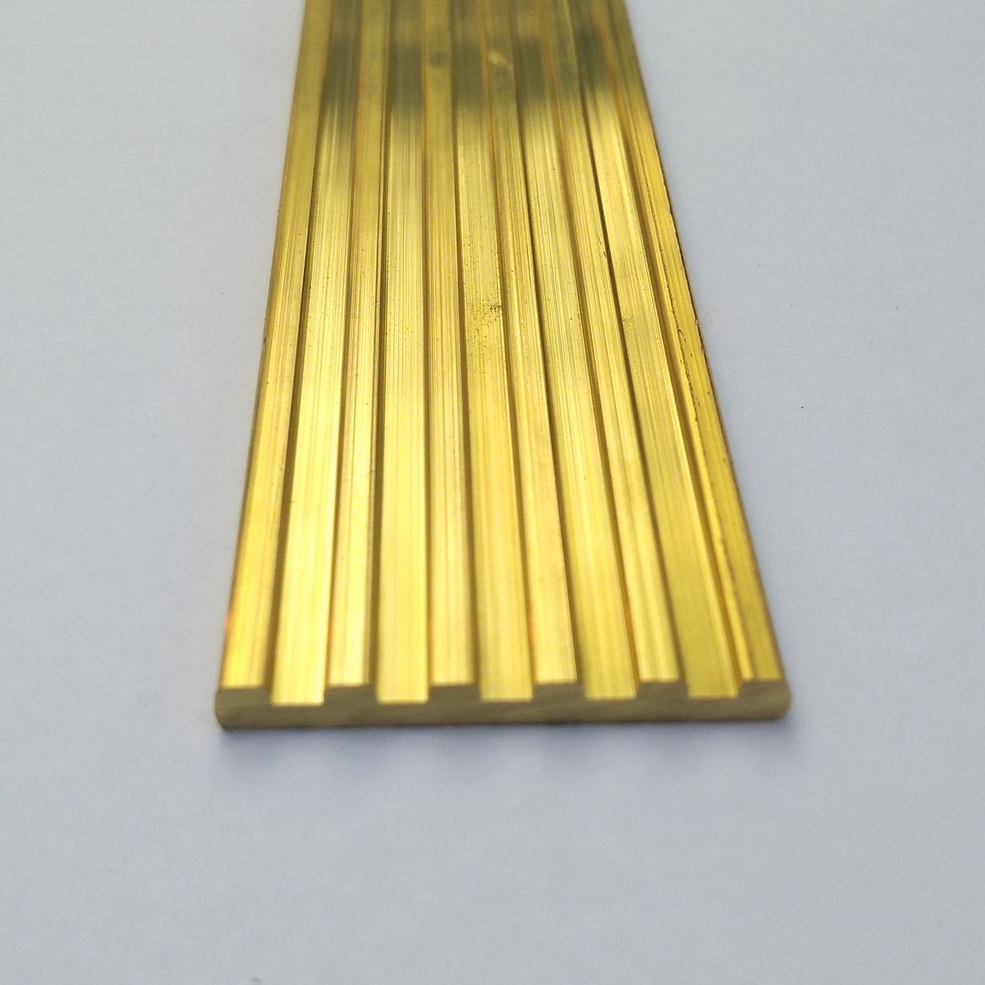 标的是一米的价格 铜条材质:黄铜(保证不是镀铜),广州地区也可上门