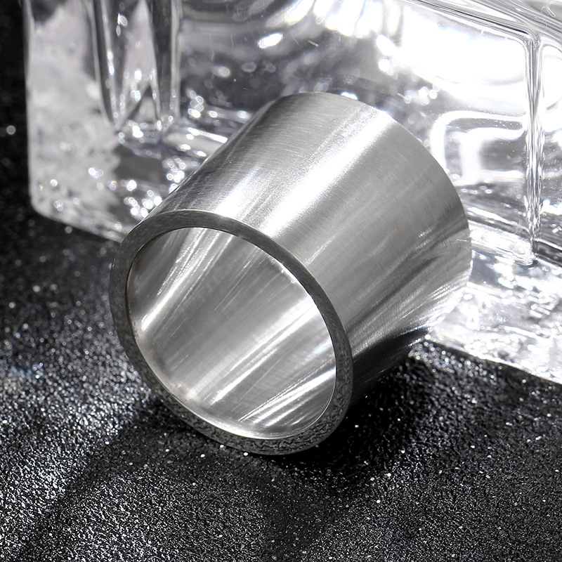 18mm超宽钛钢戒指 316钛钢戒指 男女戒指拉丝抗刮痕 钨钢戒指