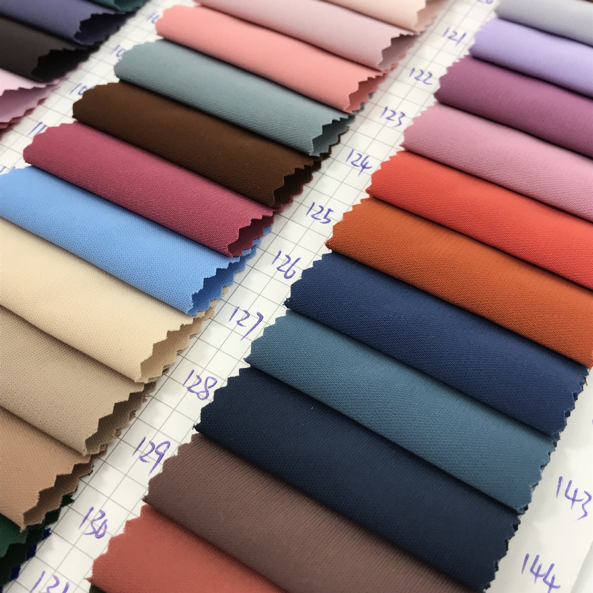 弹力消光破卡 涤纶时装面料 女装裙子 衬衫柔软舒适布 2020现货