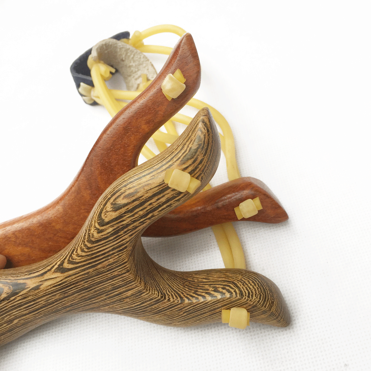 弹弓花梨木木质弹弓鸡翅木儿童玩具弹工户外射击专用传统弹工批发