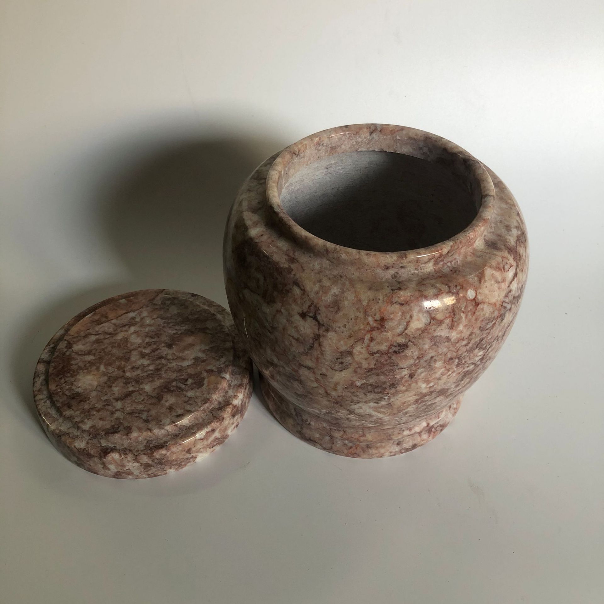 健发厂家直销 大理石骨灰盅 骨灰桶 骨灰罐 骨灰坛 凌红石盅