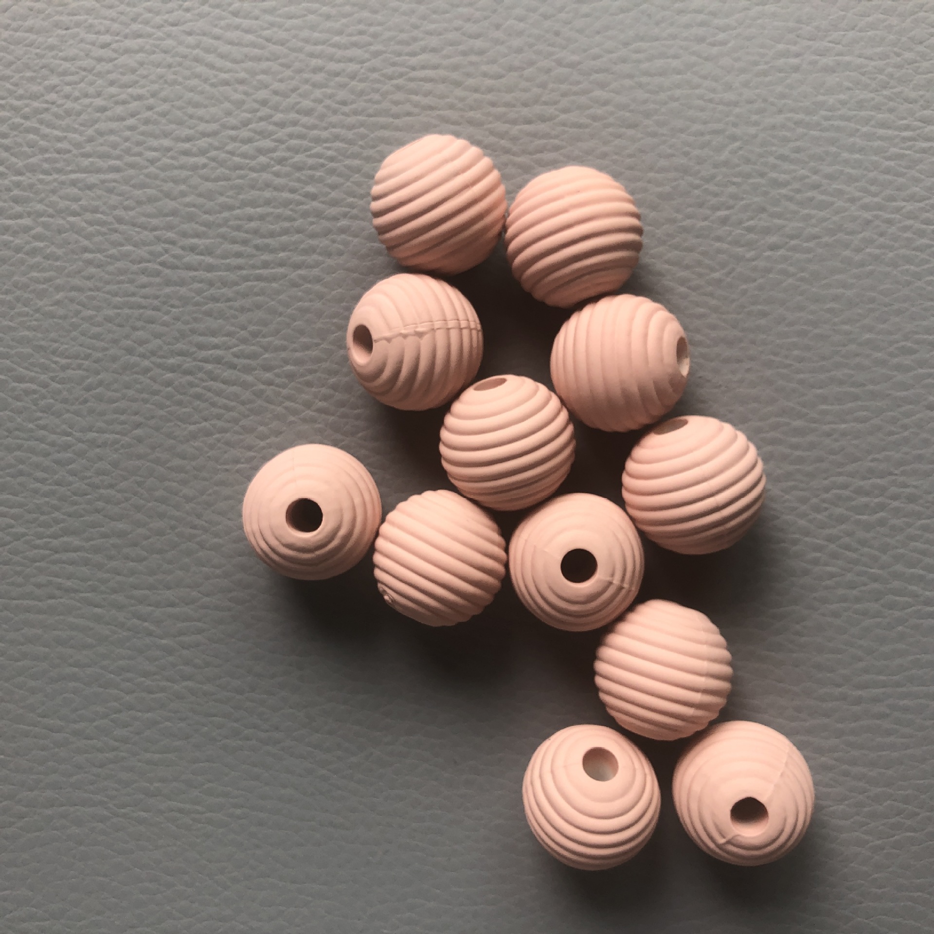 直销20mm橡皮珠亚克力直孔条纹珠喷橡皮漆工艺diy串珠材料