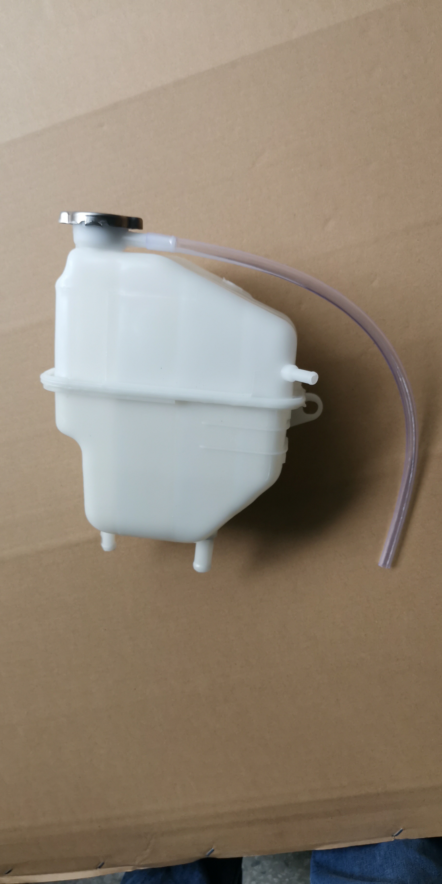 适用于三菱l400 94-07款雨刮副水壶 副水箱 防冻液水壶 冷却液壶