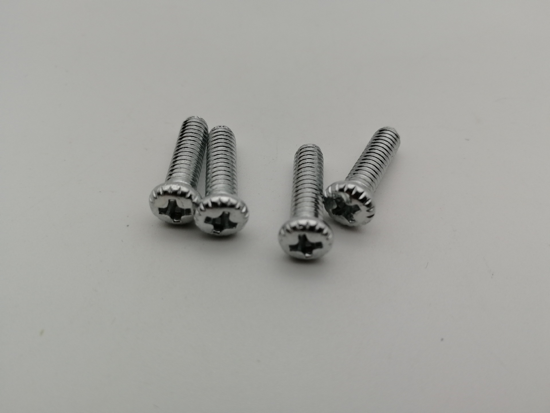 厂家直销 圆头十字滚花螺丝 pm 8/32*15mm 镍