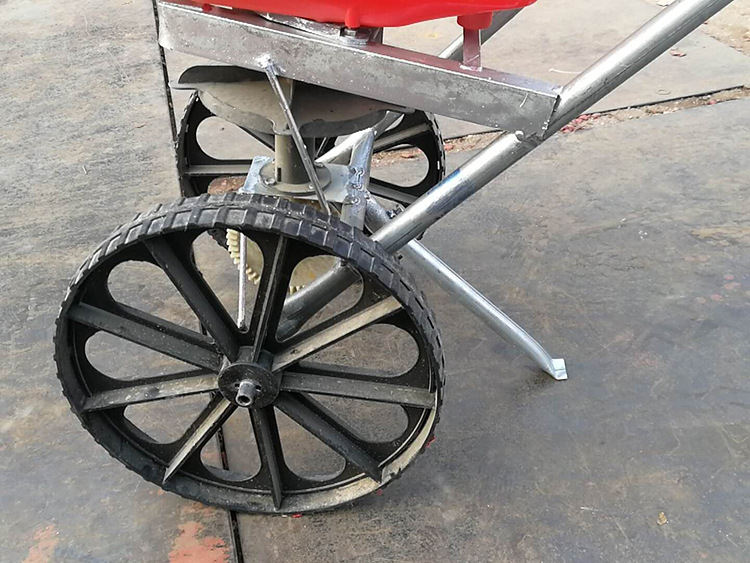 价格便宜的化肥娄人推式施肥器 推车式施肥机撒化肥机