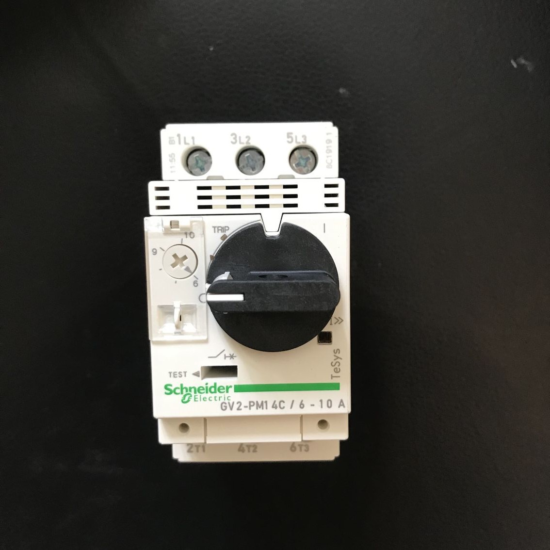 施耐德电动机断路器马达保护开关gv2pm06c 1-1.6a旋转式