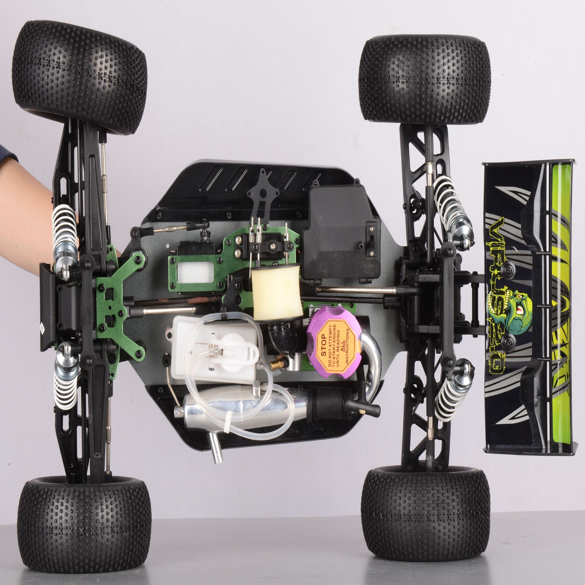 飞神1/8 油动越野车 四驱燃油遥控车 加油遥控模型车