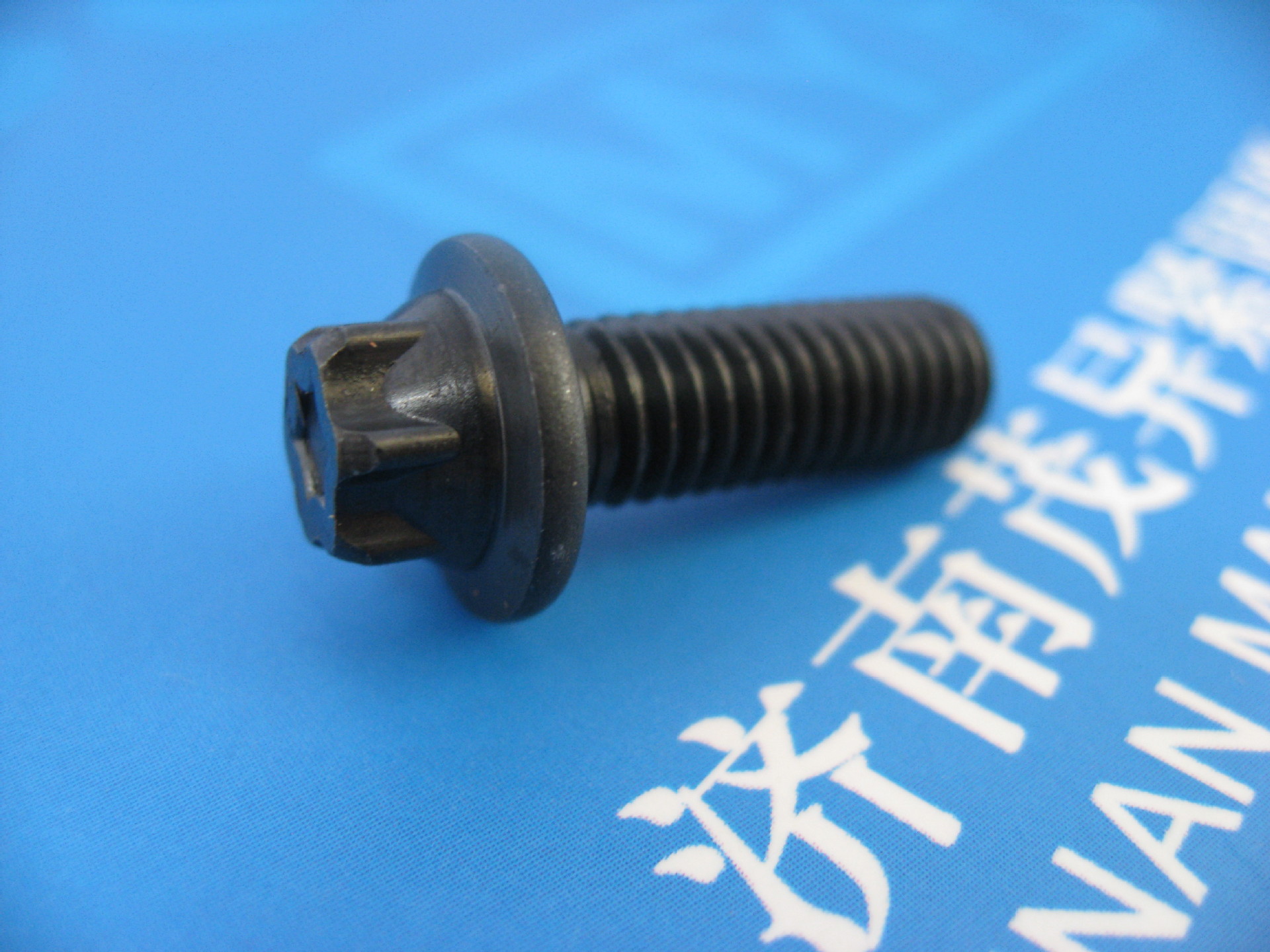 Small Flange Bearing Surface Quincuncial Head Screw DIN34800-2005