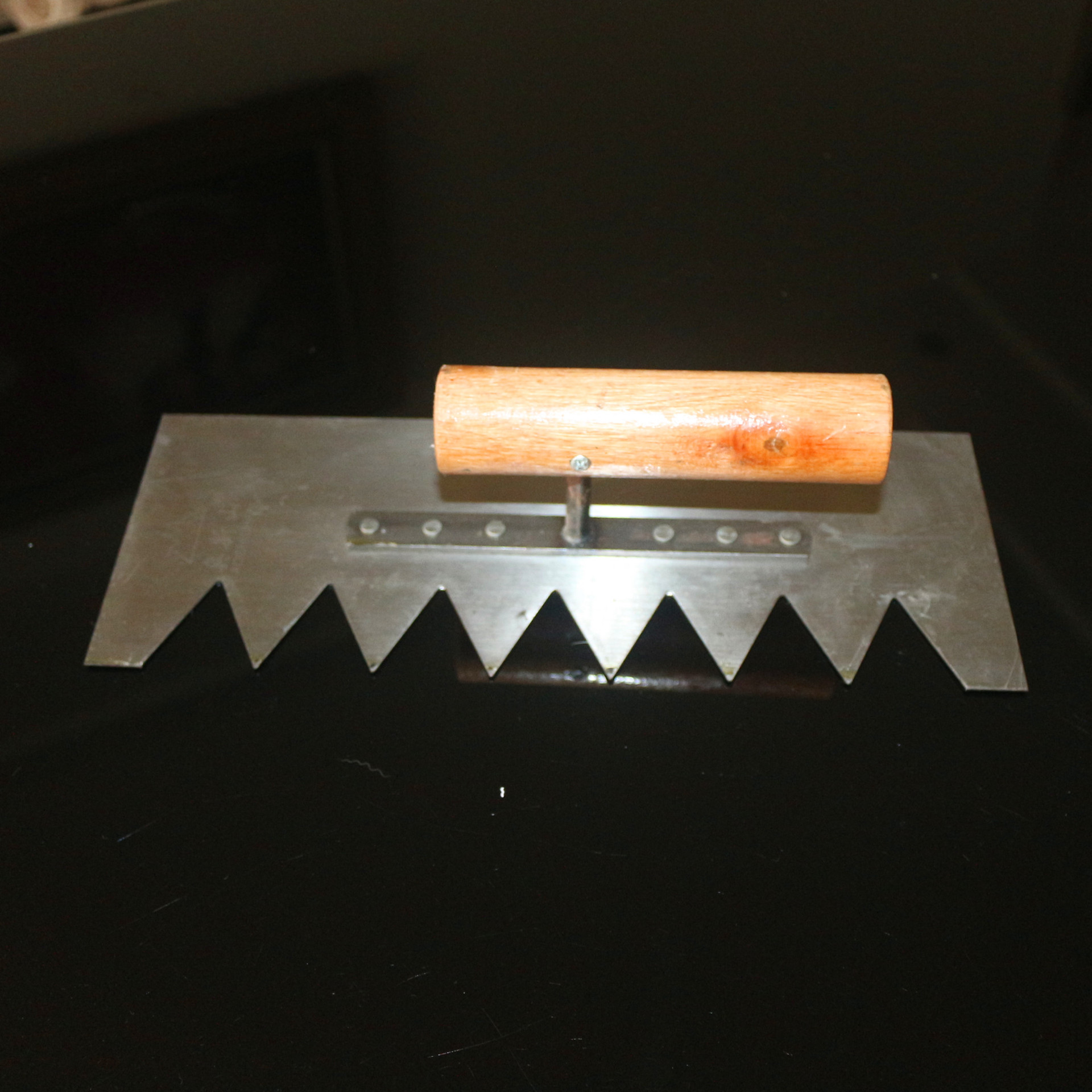 厂价批发锯齿 抹子加宽加大带尖齿方抹泥刀锯齿瓷砖铲匠作工具